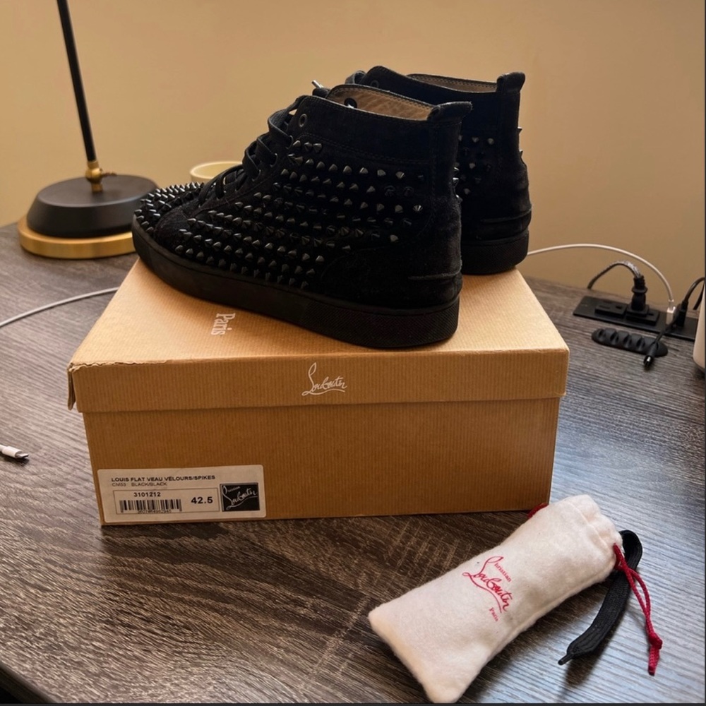 - size 42.5 Christian Loubutin
